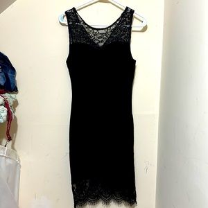 Super fitting black lace dress